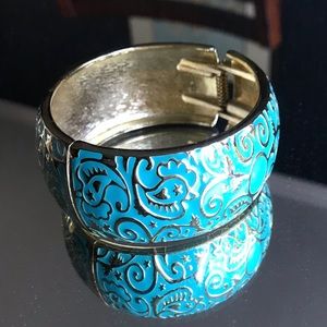 Adorable clasp bracelet